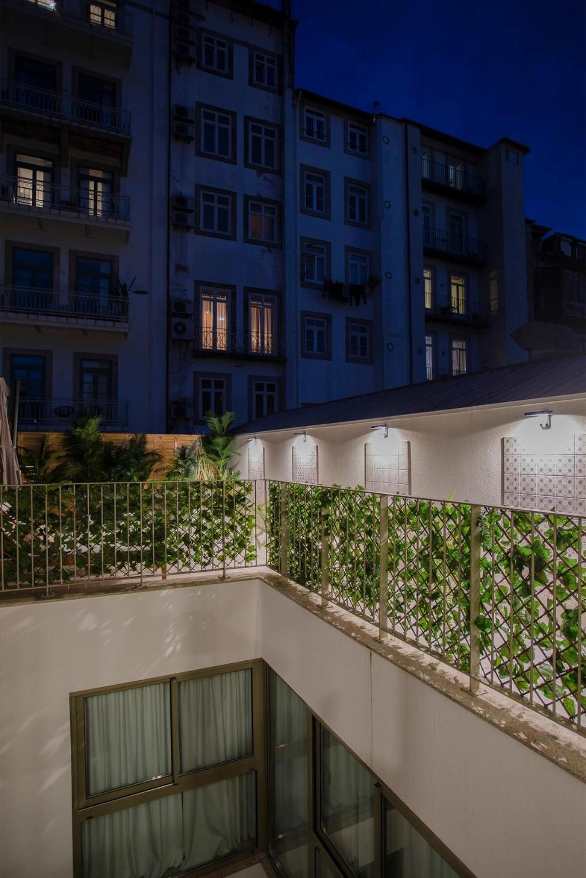 Liiiving In - Soho Urban Retreat *