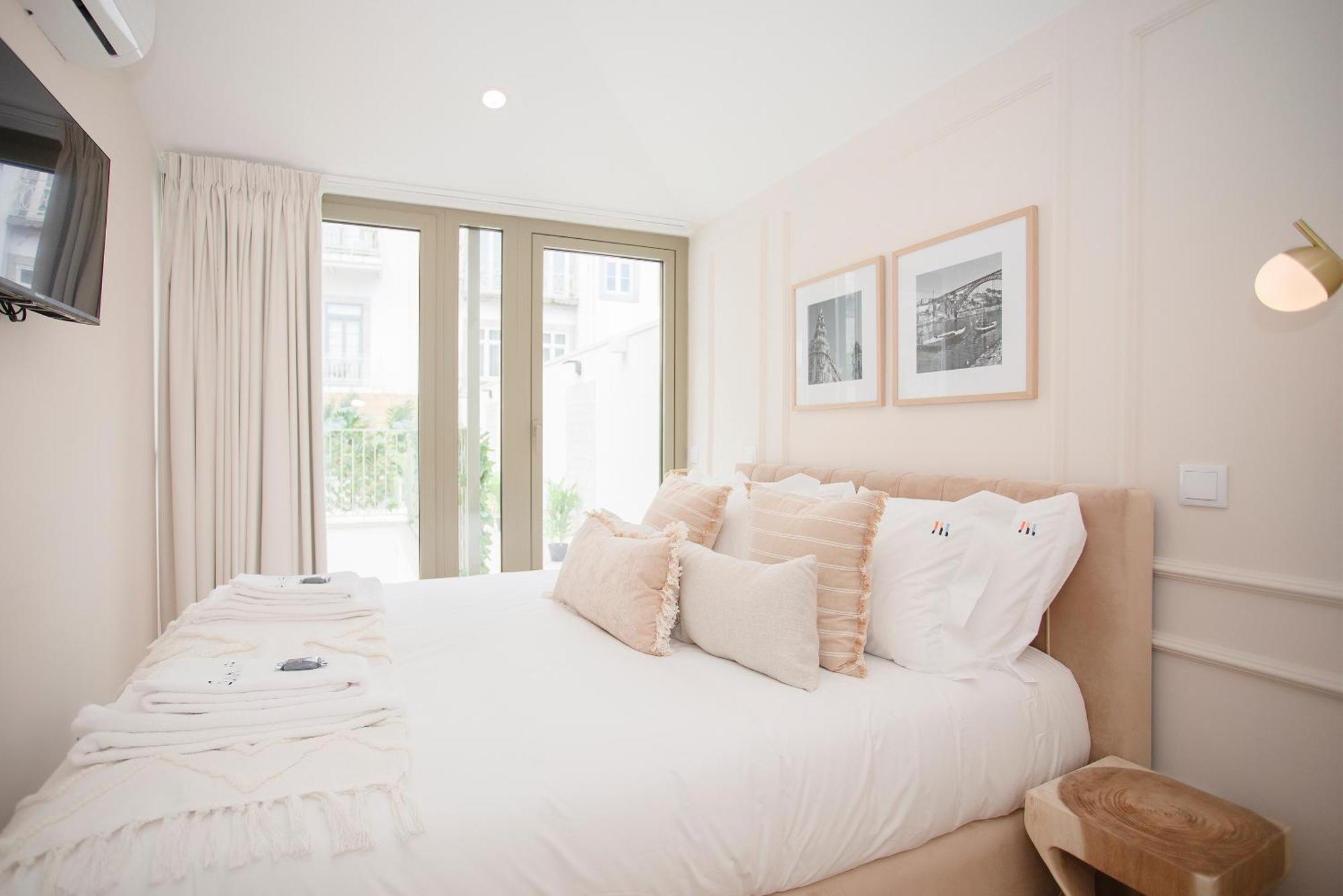 Liiiving In - Soho Urban Retreat *